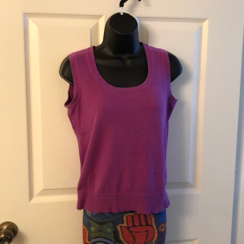 017. Sleeveless Sweater